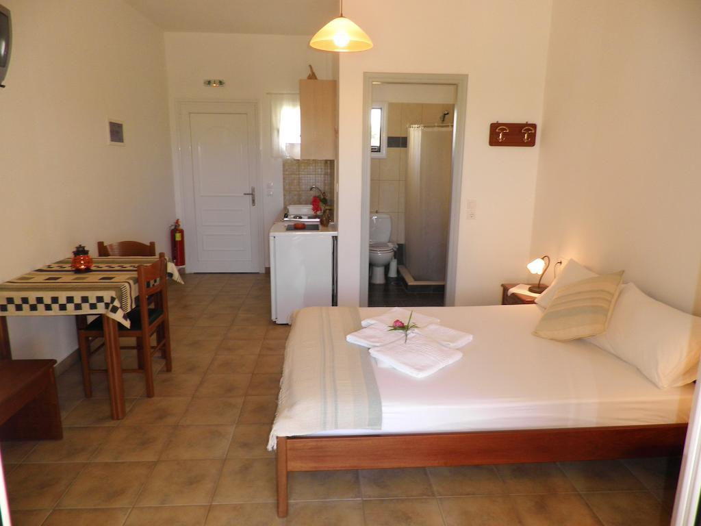 Giannikas Apartments Livadi  Room photo