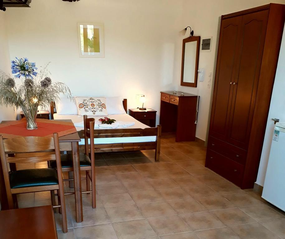 Giannikas Apartments Livadi  Exterior photo